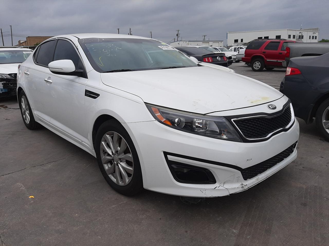 KIA OPTIMA EX 2015 with VIN 5XXGN4A79FG402061 - Photo from auction