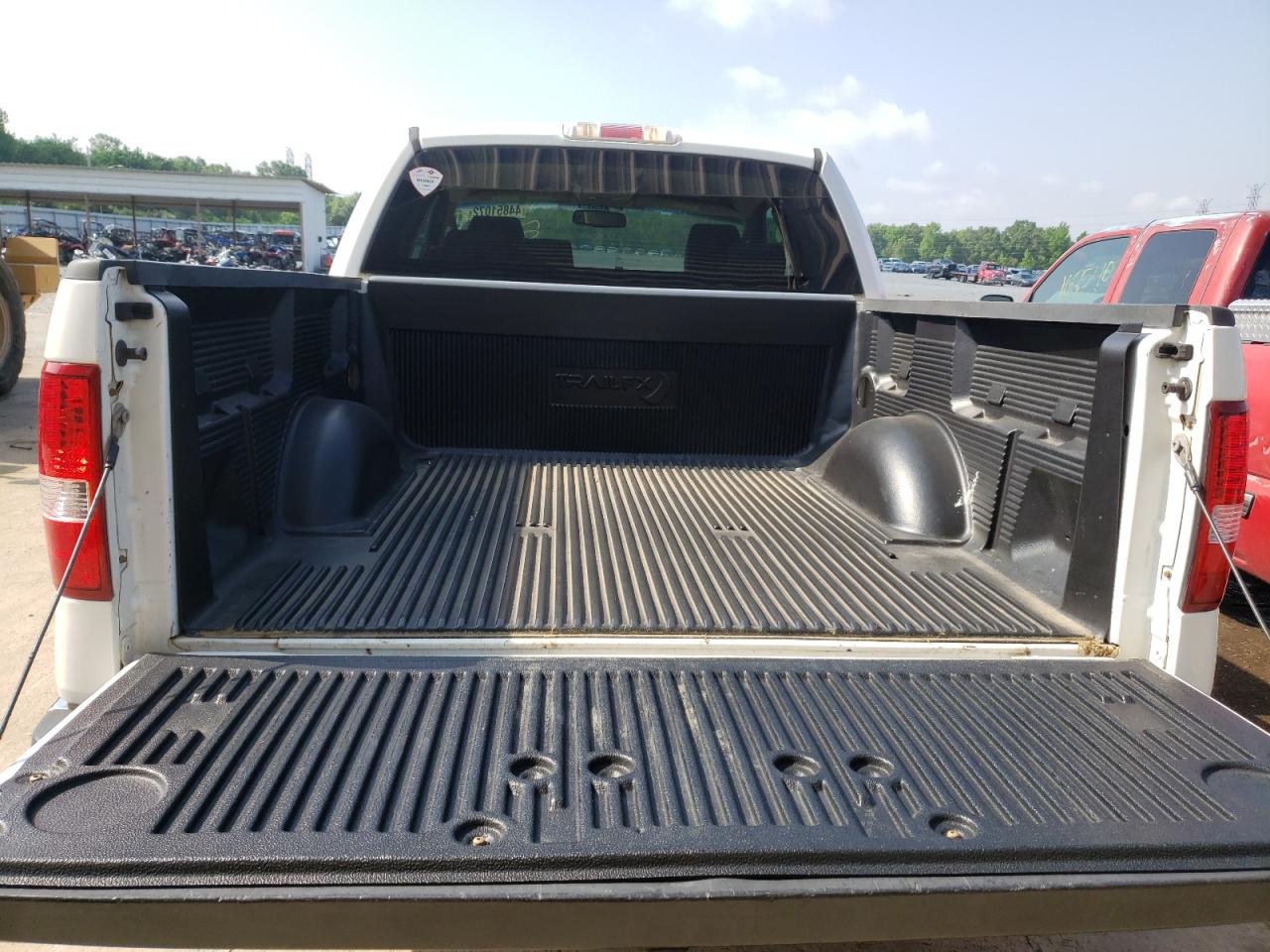 Photo 9 from auction – 2007 FORD F150 with VIN 1FTRX12W47KC18774