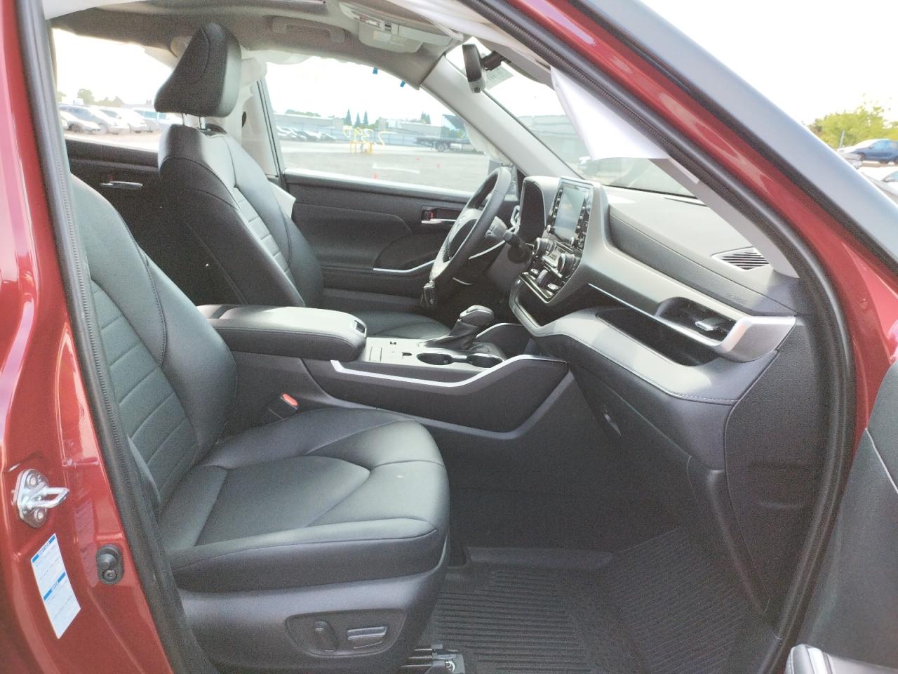 Photo 19 from auction – 2022 TOYOTA HIGHLANDER with VIN 5TDHBRCH5NS541004