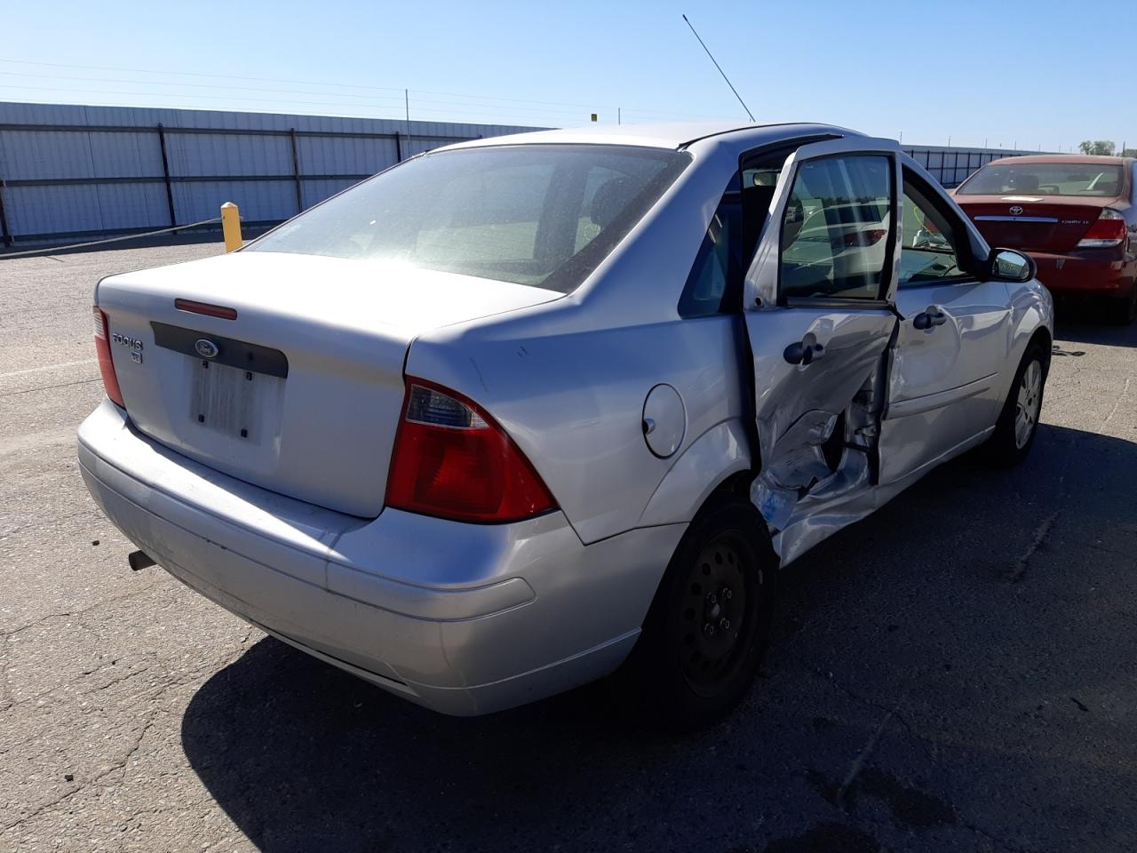 Photo 4 from auction – 2007 FORD FOCUS ZX4 with VIN 1FAFP34N87W312450