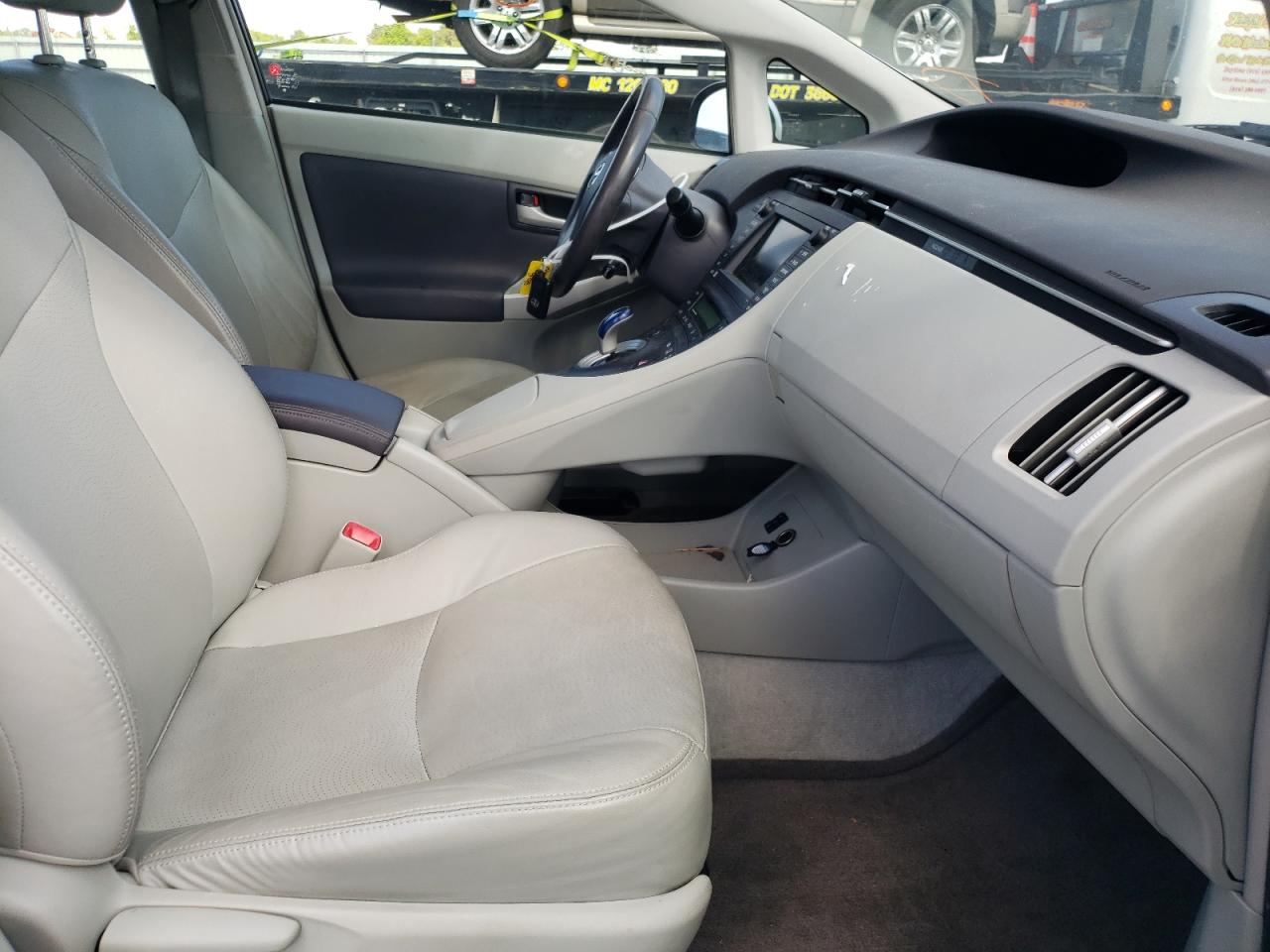 Photo 5 from auction – 2011 TOYOTA PRIUS with VIN JTDKN3DU3B0278807