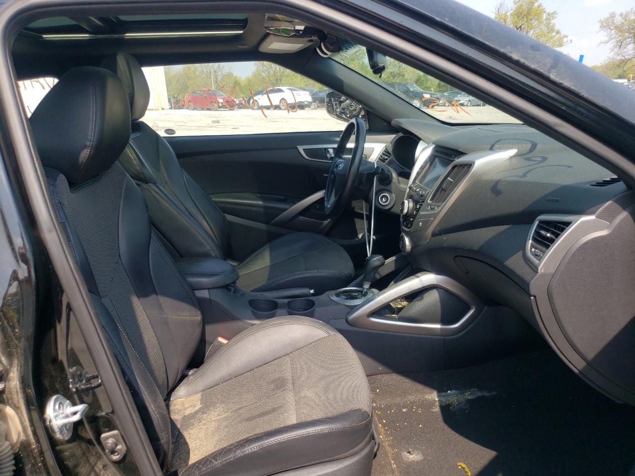 Photo 5 from auction – 2016 HYUNDAI VELOSTER with VIN KMHTC6AD3GU252798