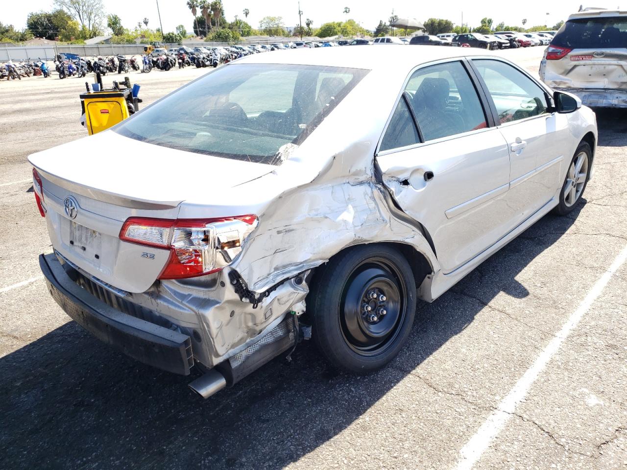 Photo 4 from auction – 2014 TOYOTA CAMRY L with VIN 4T1BF1FK8EU813300