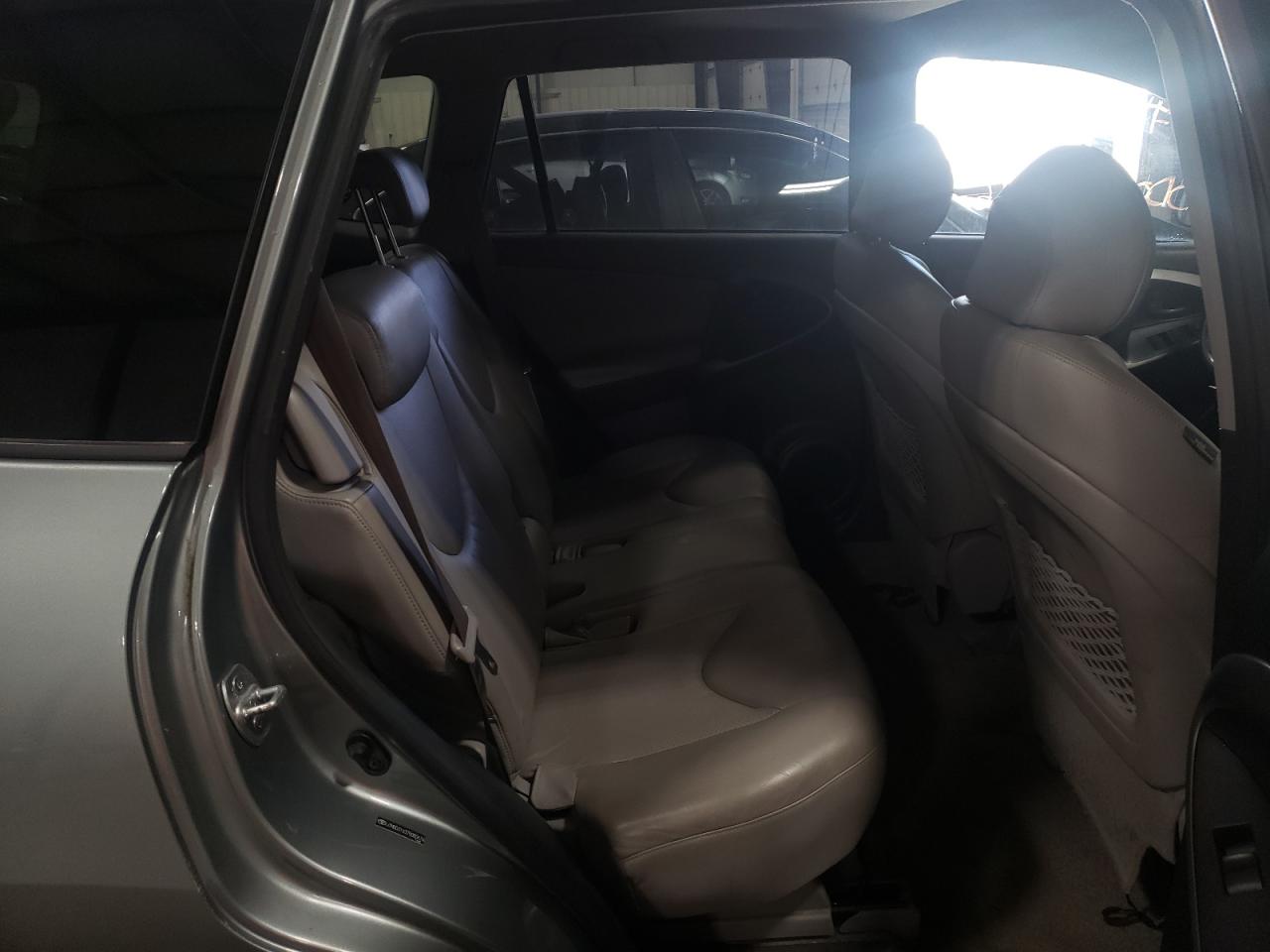 Photo 6 from auction – 2007 TOYOTA RAV4 LIMIT with VIN JTMBD31V375080674