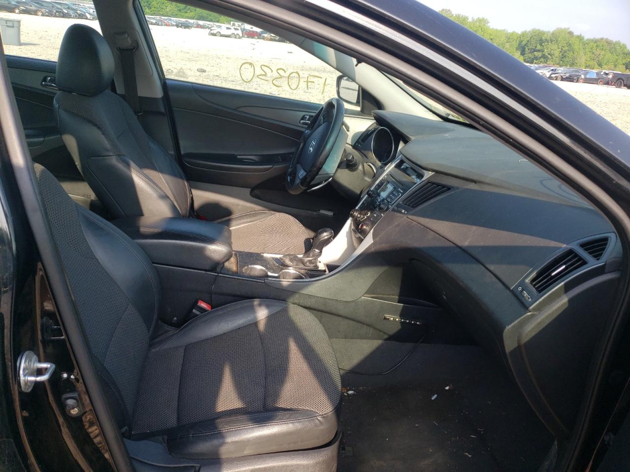 Photo 5 from auction – 2011 HYUNDAI SONATA SE with VIN 5NPEC4AC0BH228258