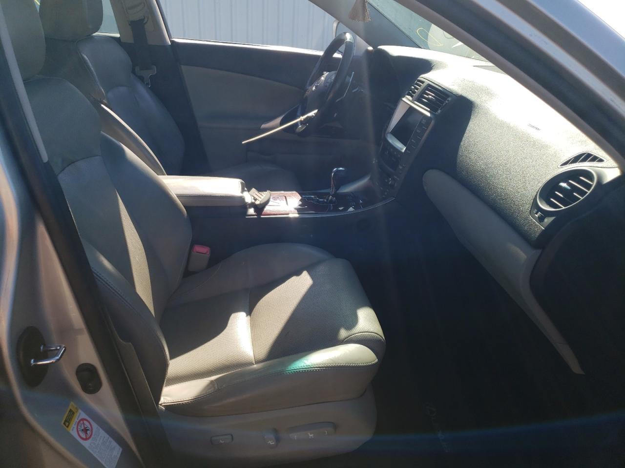 Photo 5 from auction – 2007 LEXUS IS 250 with VIN JTHCK262X75012857