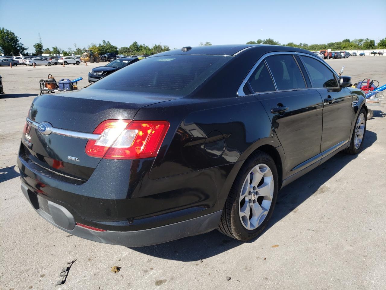 Photo 4 from auction – 2011 FORD TAURUS SEL with VIN 1FAHP2EW3BG171235