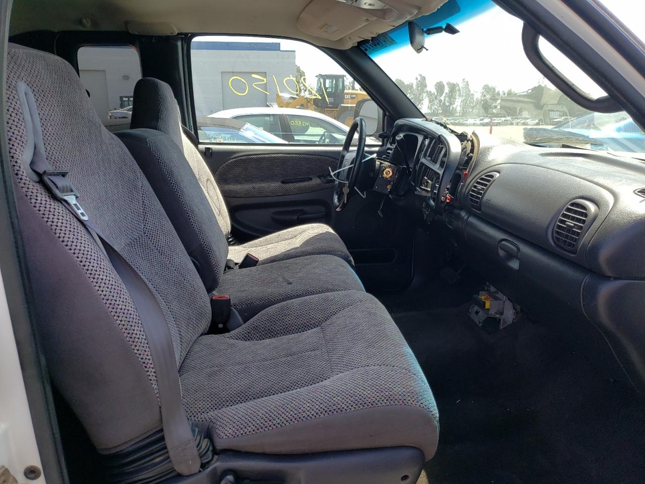 Photo 5 from auction – 2000 DODGE RAM 1500 with VIN 3B7HC13Z3YG124149