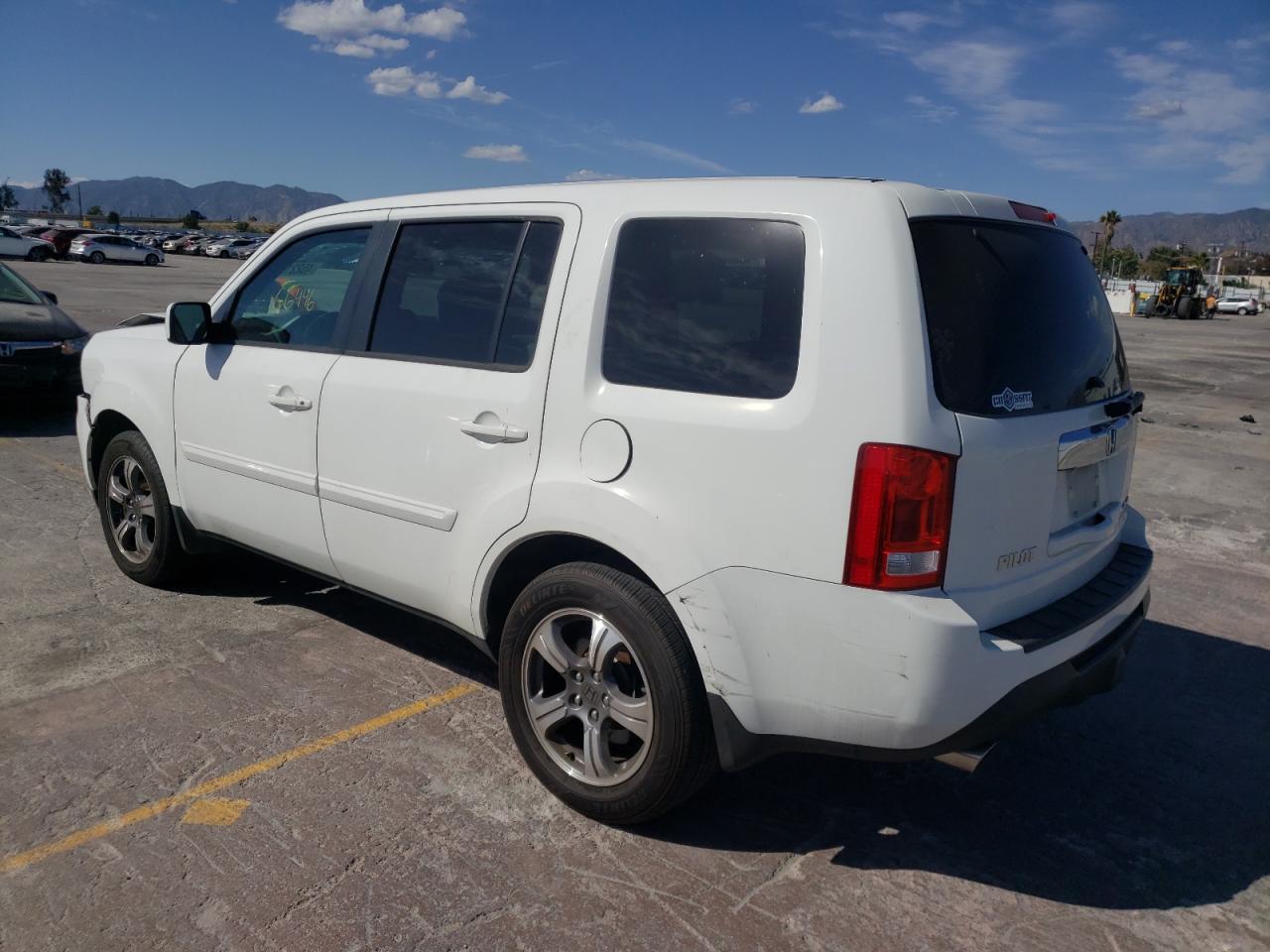 Photo 3 from auction – 2015 HONDA PILOT SE with VIN 5FNYF3H34FB005150