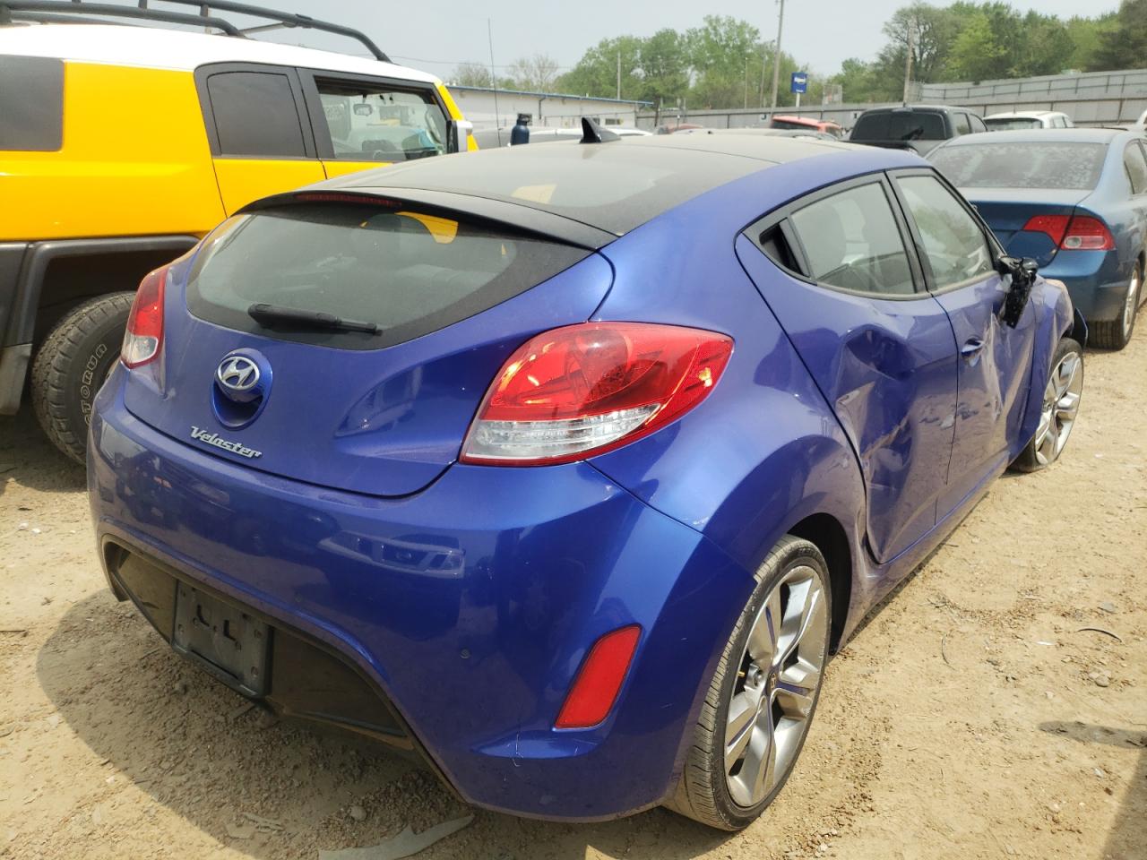 Photo 4 from auction – 2015 HYUNDAI VELOSTER with VIN KMHTC6AD0FU221183