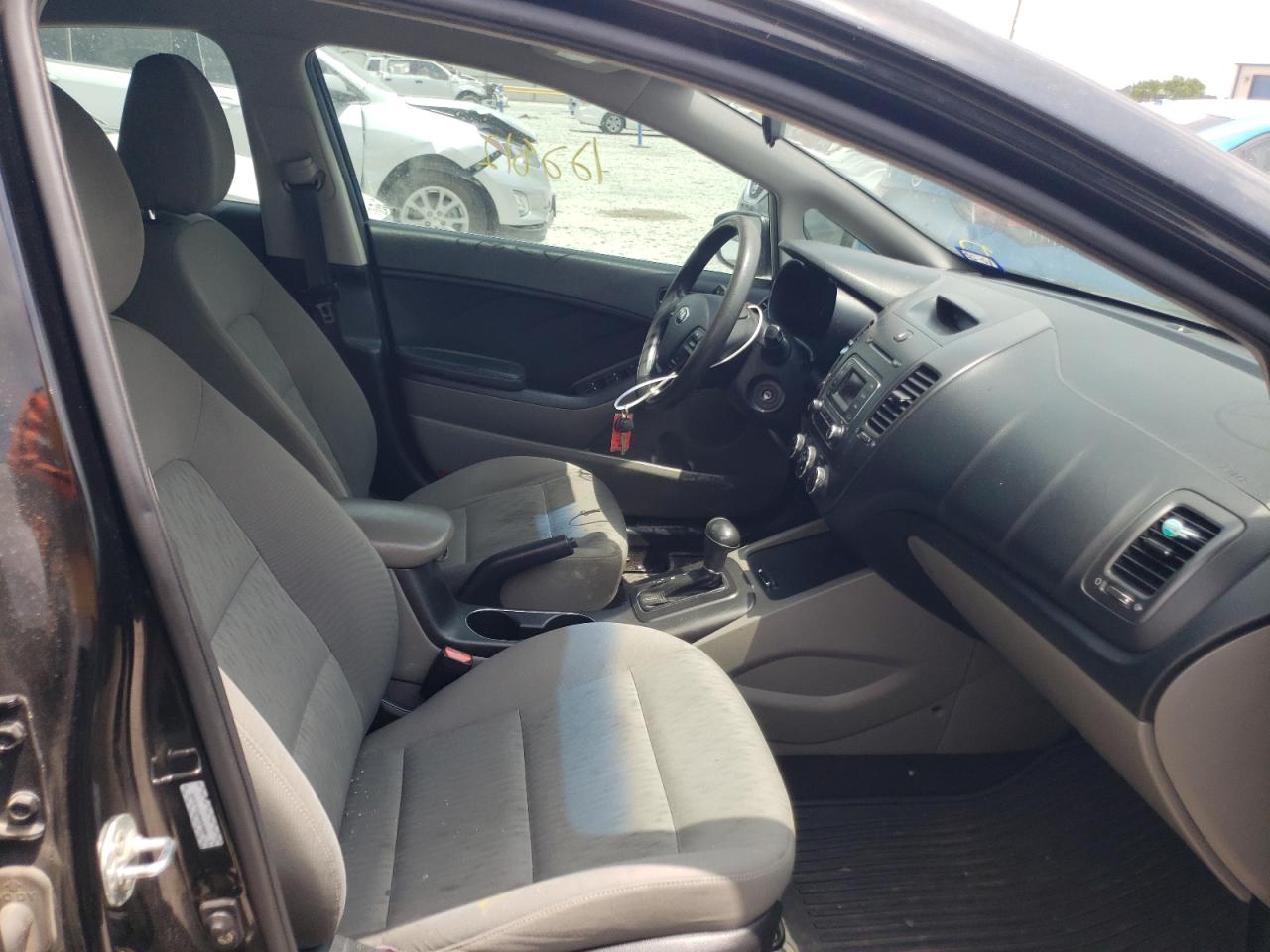 Photo 5 from auction – 2014 KIA FORTE LX with VIN KNAFK4A67E5141220