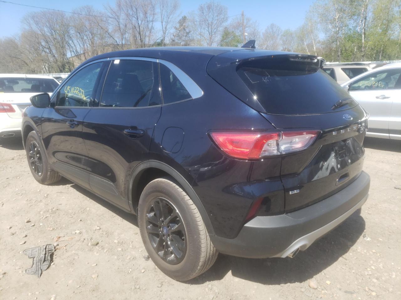 Photo 3 from auction – 2021 FORD ESCAPE SE with VIN 1FMCU9G65MUA01428