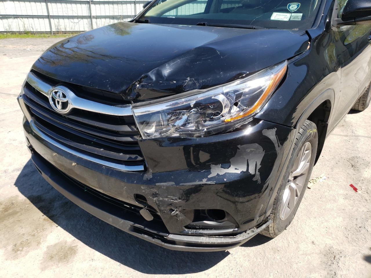 Photo 9 from auction – 2016 TOYOTA HIGHLANDER with VIN 5TDBKRFH3GS226092