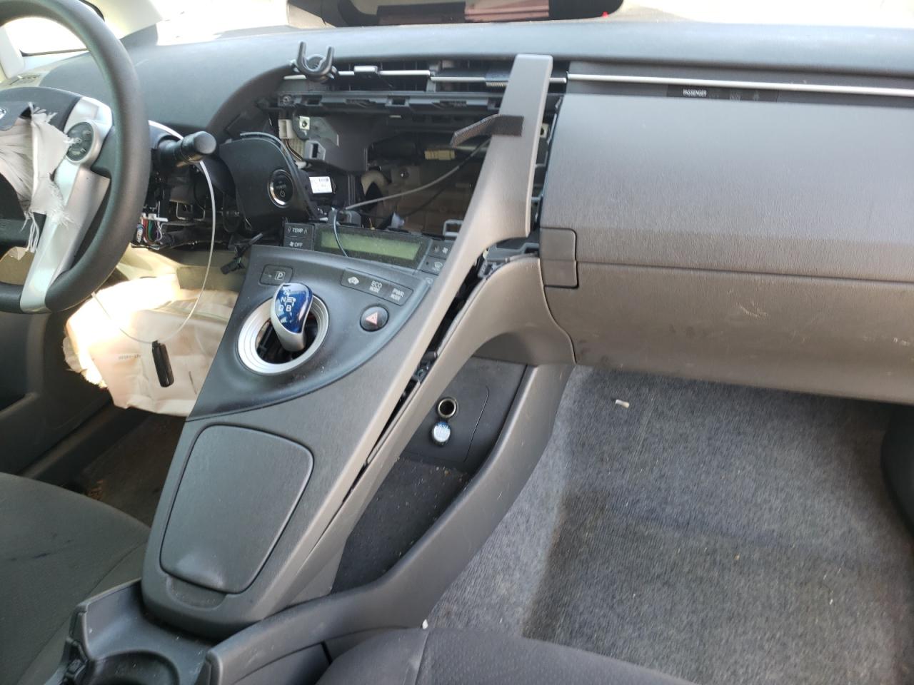 Photo 9 from auction – 2011 TOYOTA PRIUS with VIN JTDKN3DU3B0300689