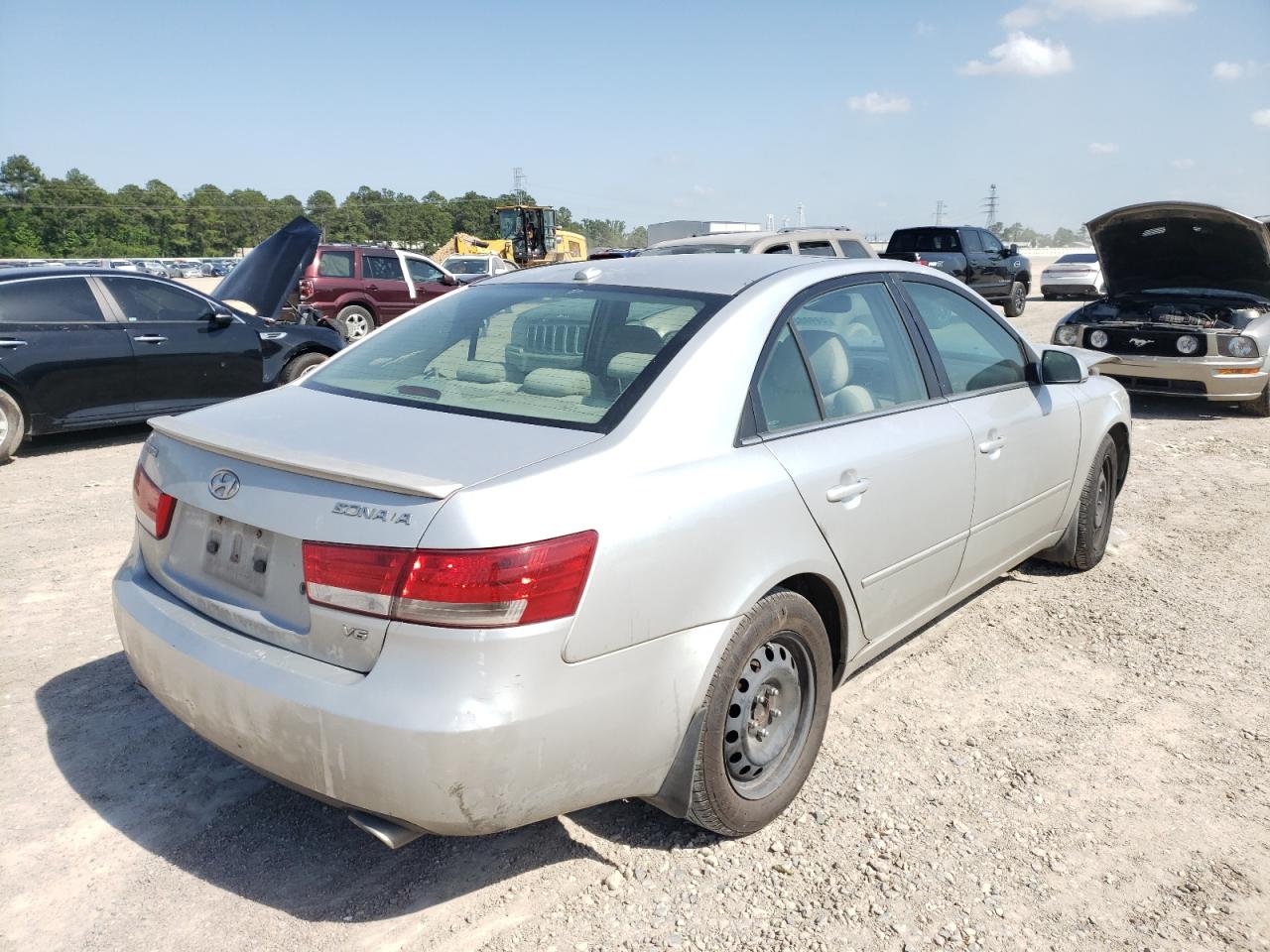 Photo 4 from auction – 2008 HYUNDAI SONATA SE with VIN 5NPEU46F68H335596
