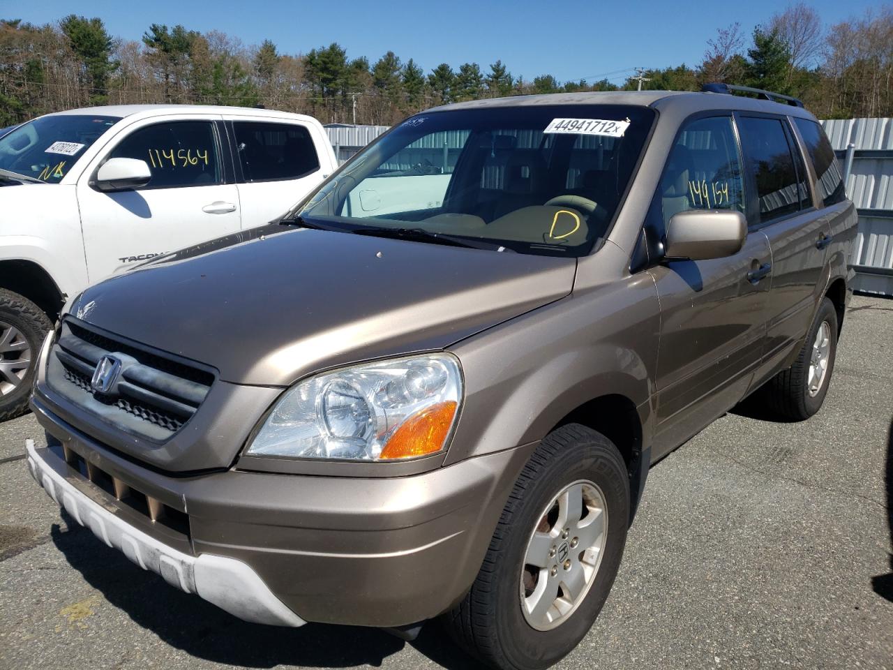 Photo 2 from auction – 2003 HONDA PILOT EXL with VIN 2HKYF18693H619932