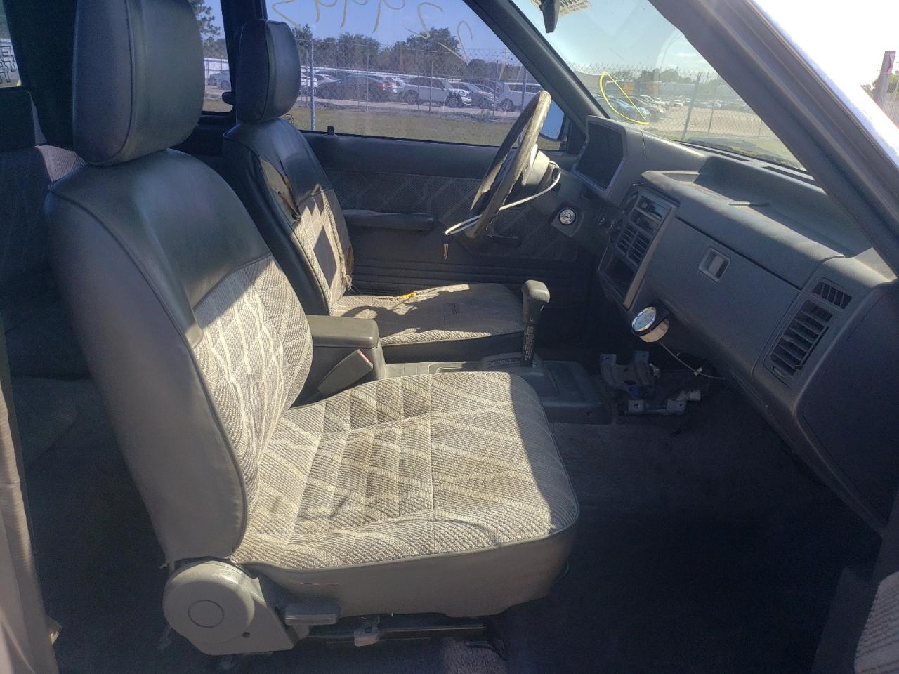 Photo 5 from auction – 1990 MAZDA B2600 CAB with VIN JM2UF3148L0907131