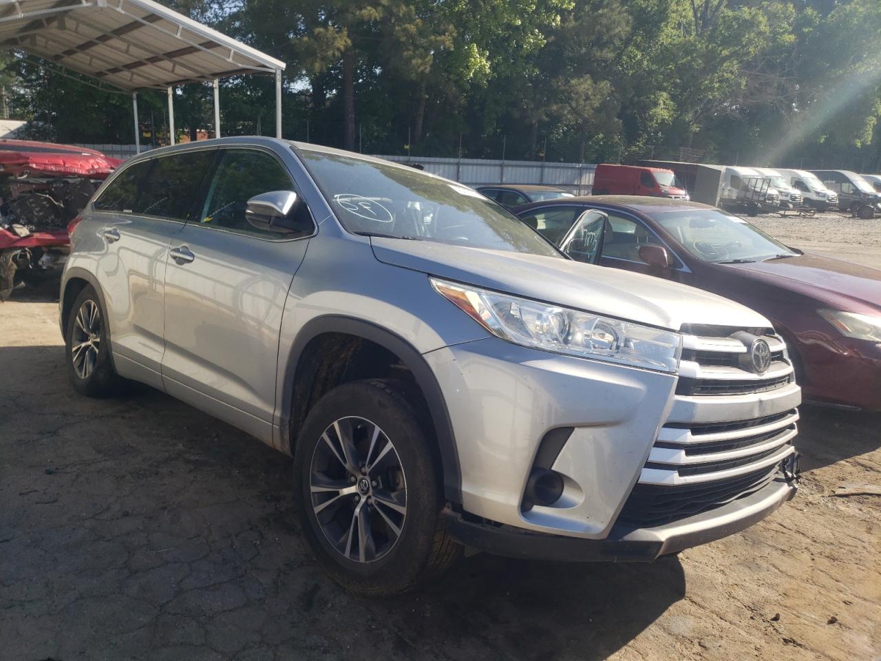 TOYOTA HIGHLANDER 2018 with VIN 5TDZARFH1JS033996 - Photo from auction