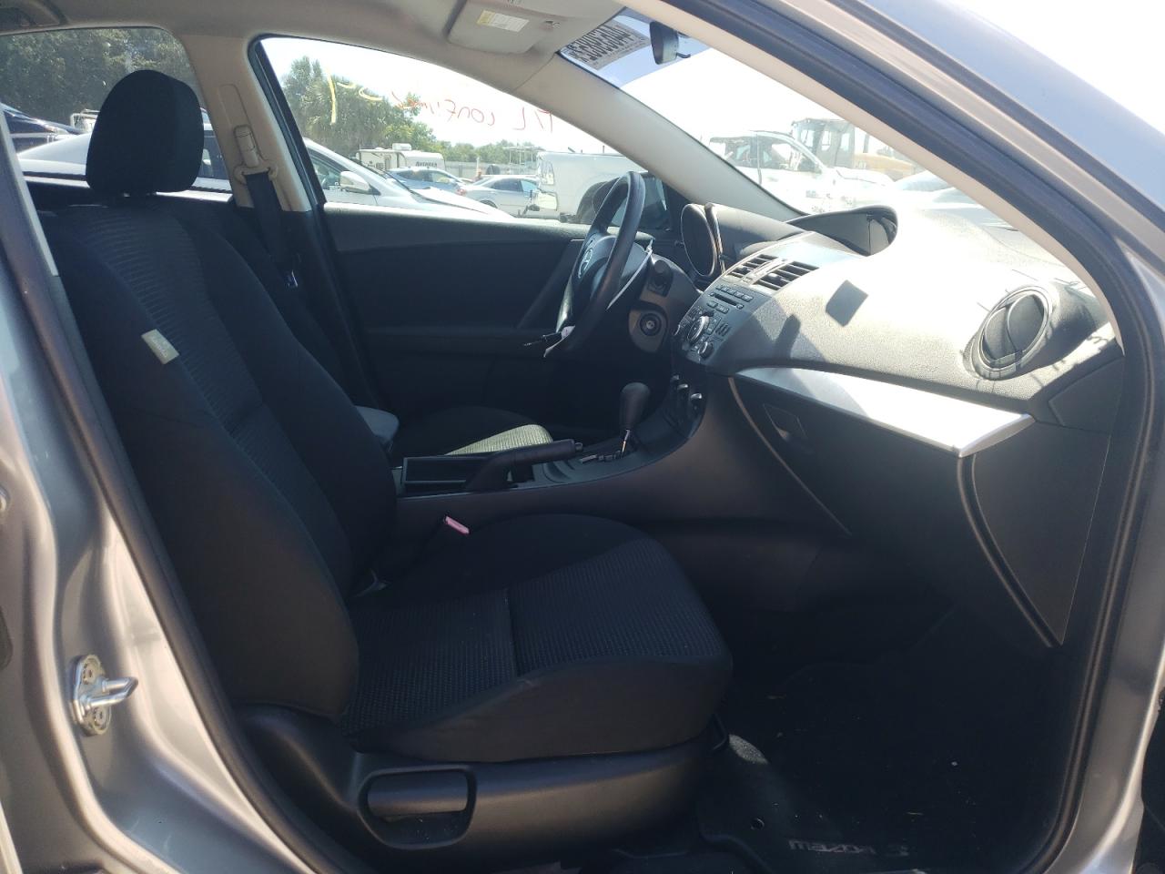 Photo 5 from auction – 2012 MAZDA 3 I with VIN JM1BL1UF4C1550434