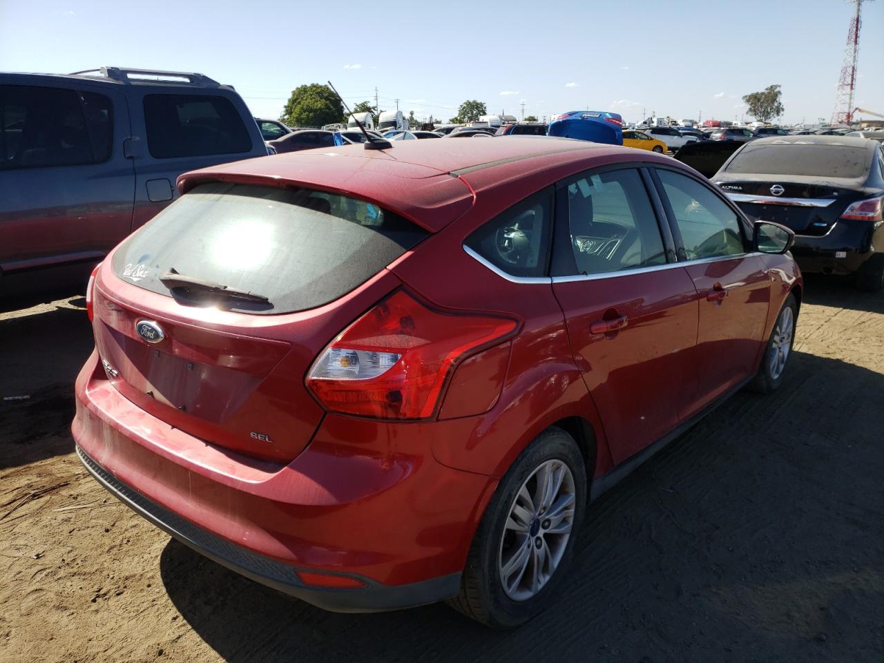 Photo 4 from auction – 2012 FORD FOCUS SEL with VIN 1FAHP3M21CL331187