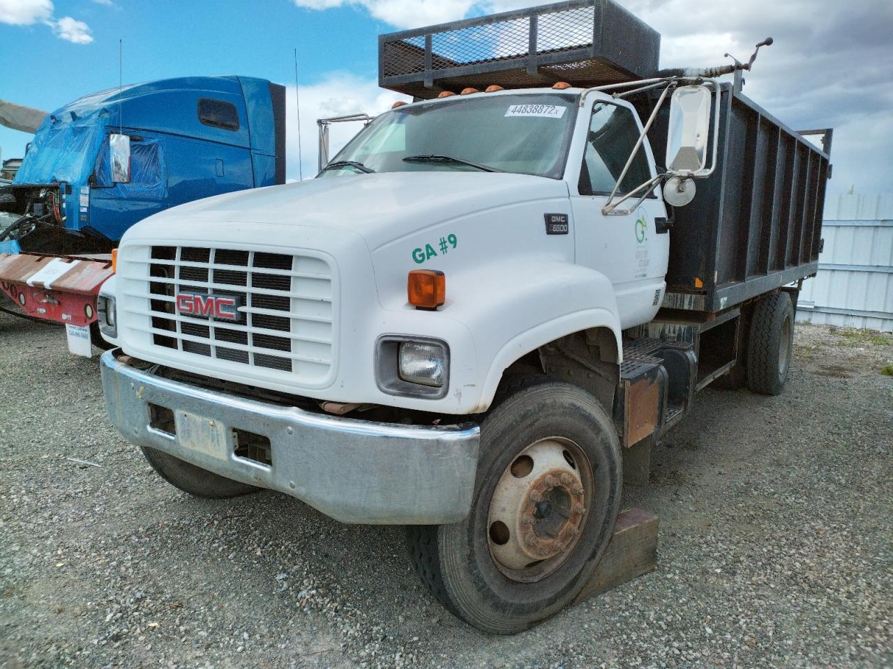 Photo 2 from auction – 2000 GMC C-SERIES C with VIN 1GDK7H1B9YJ507242