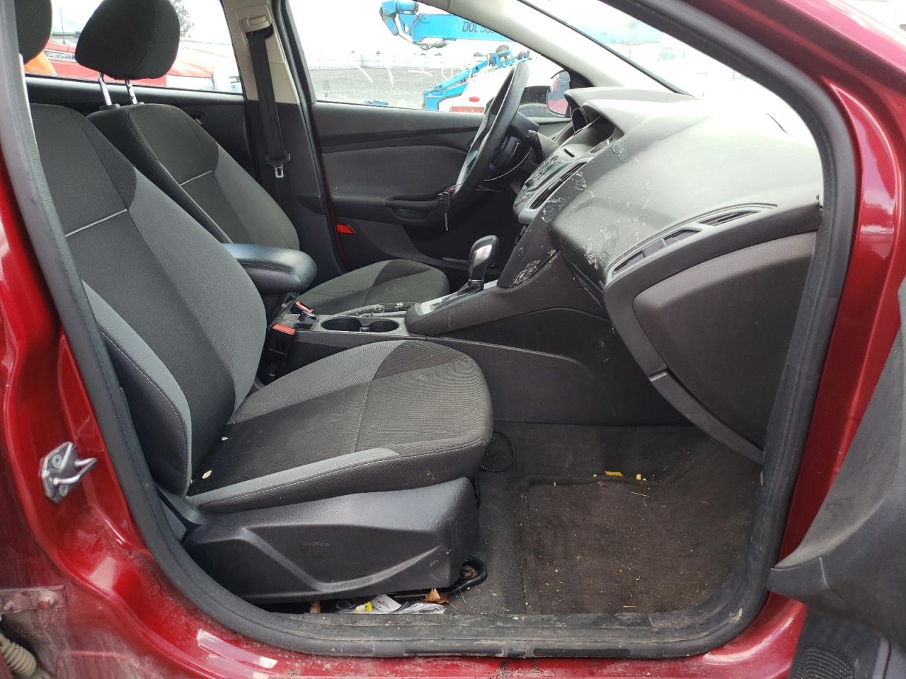 Photo 5 from auction – 2013 FORD FOCUS SE with VIN 1FADP3K27DL195926