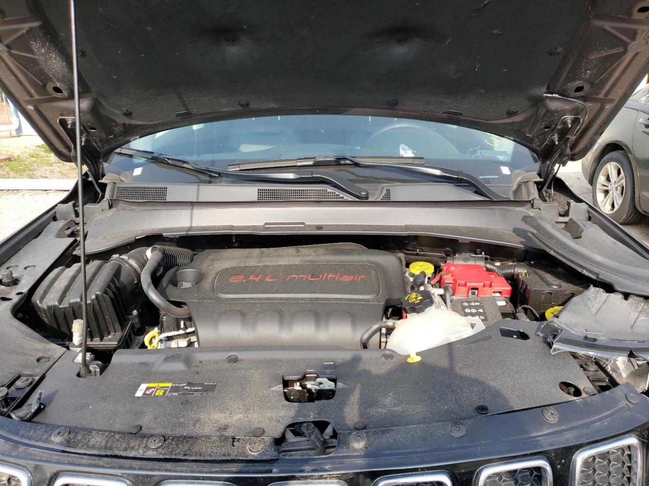 Foto 7 de la subasta – 2019 JEEP COMPASS LI con VIN 3C4NJDCB1KT617646