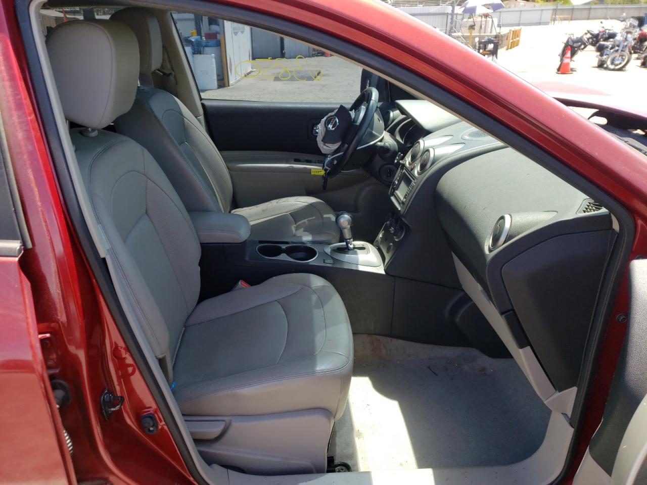 Photo 5 from auction – 2012 NISSAN ROGUE S with VIN JN8AS5MV4CW411957