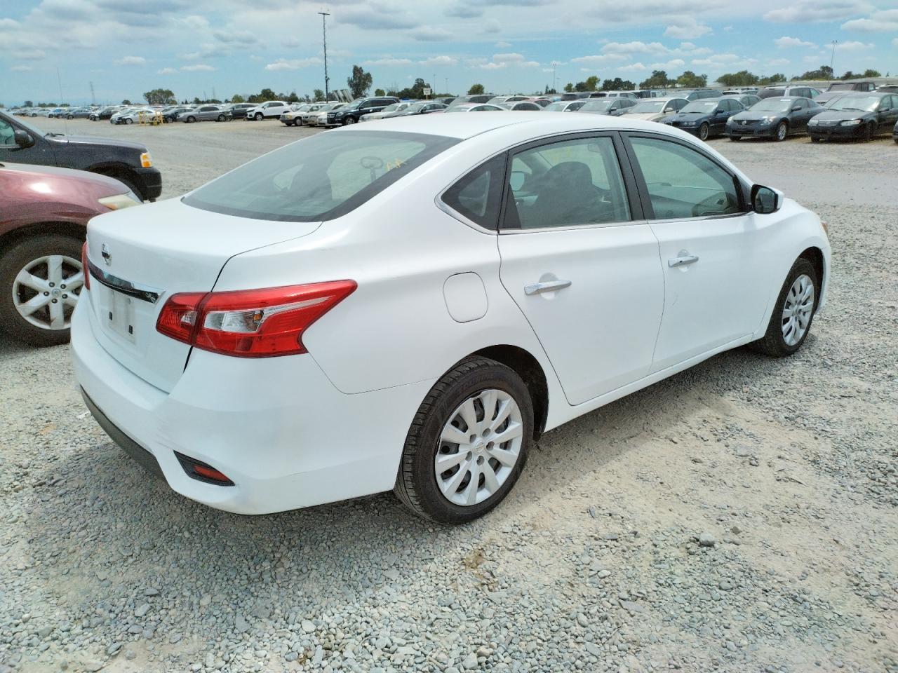 Photo 4 from auction – 2017 NISSAN SENTRA S with VIN 3N1AB7AP2HY266529