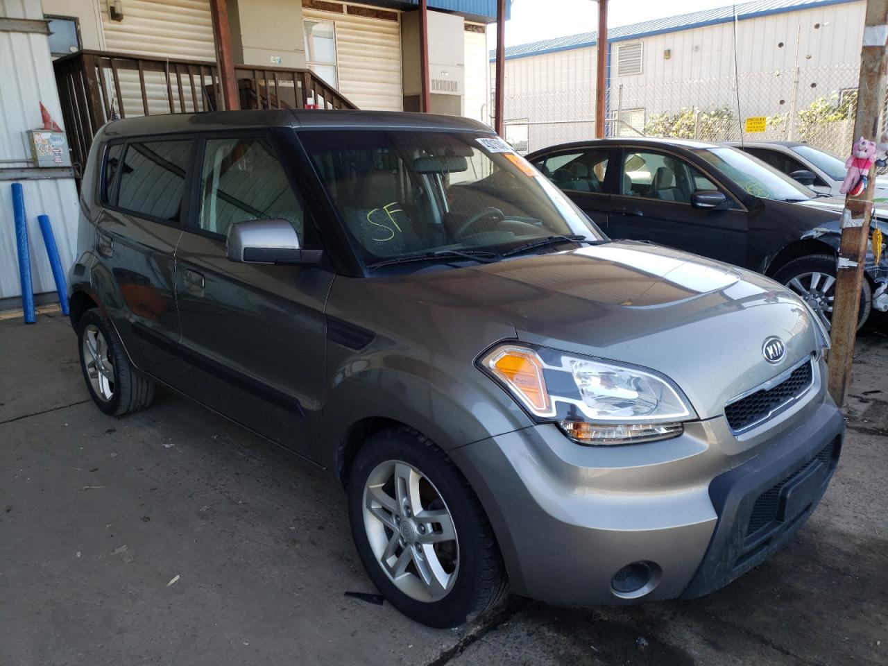KIA SOUL 2010 with VIN KNDJT2A24A7041389 - Photo from auction