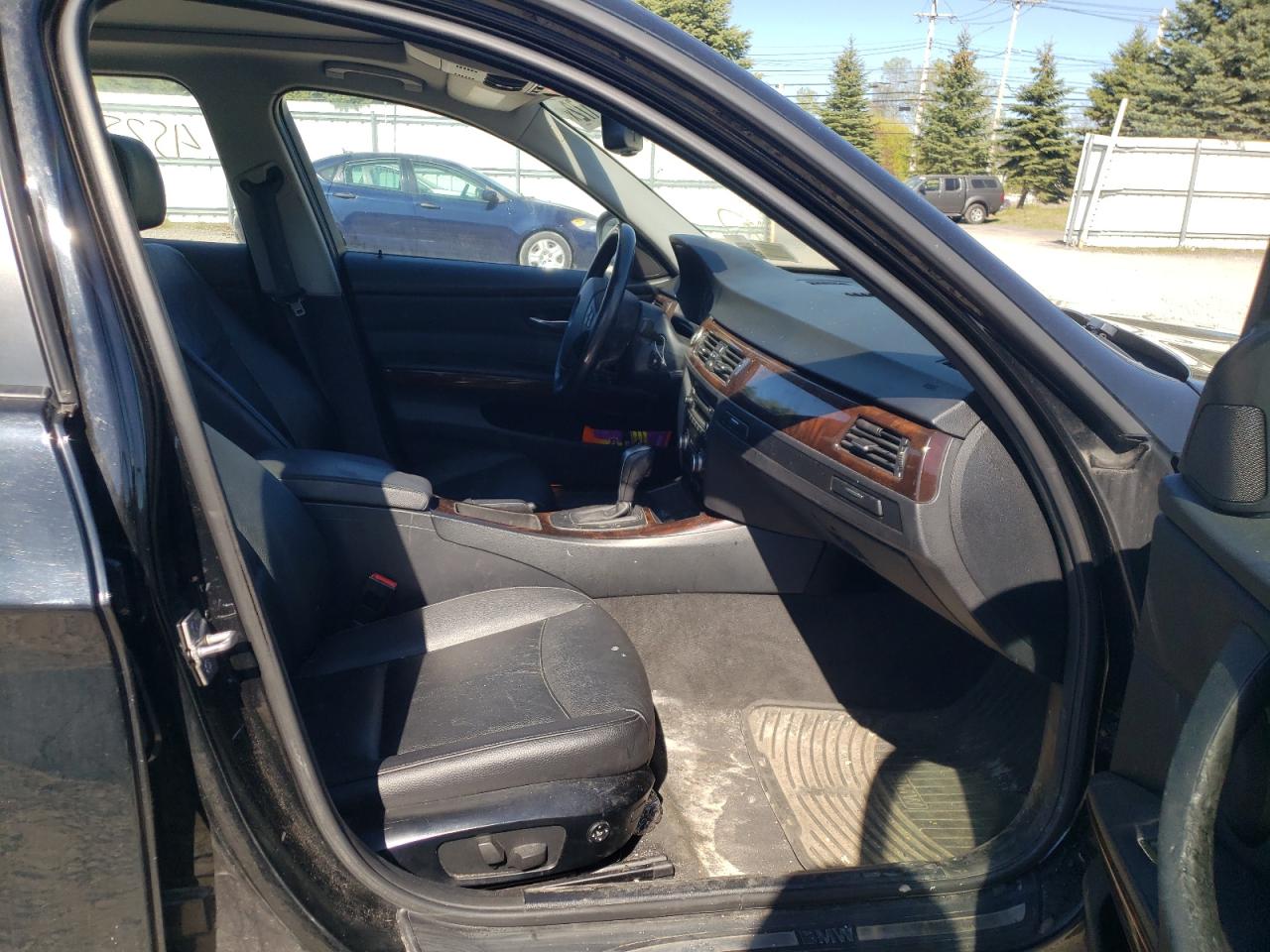Photo 5 from auction – 2011 BMW 328 XI with VIN WBAUU3C55BA543000