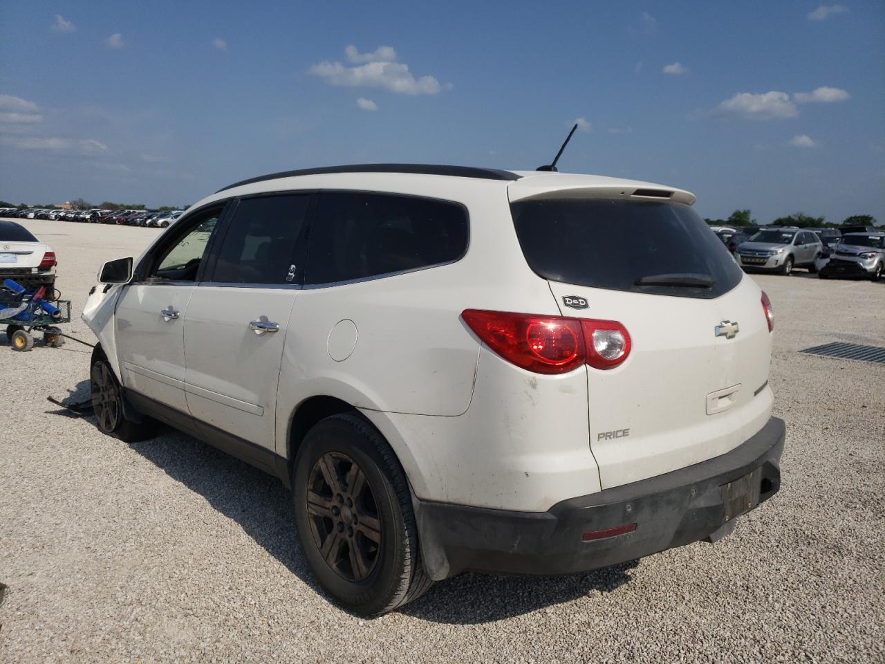 Photo 3 from auction – 2012 CHEVROLET TRAVERSE L with VIN 1GNKRGED3CJ122067