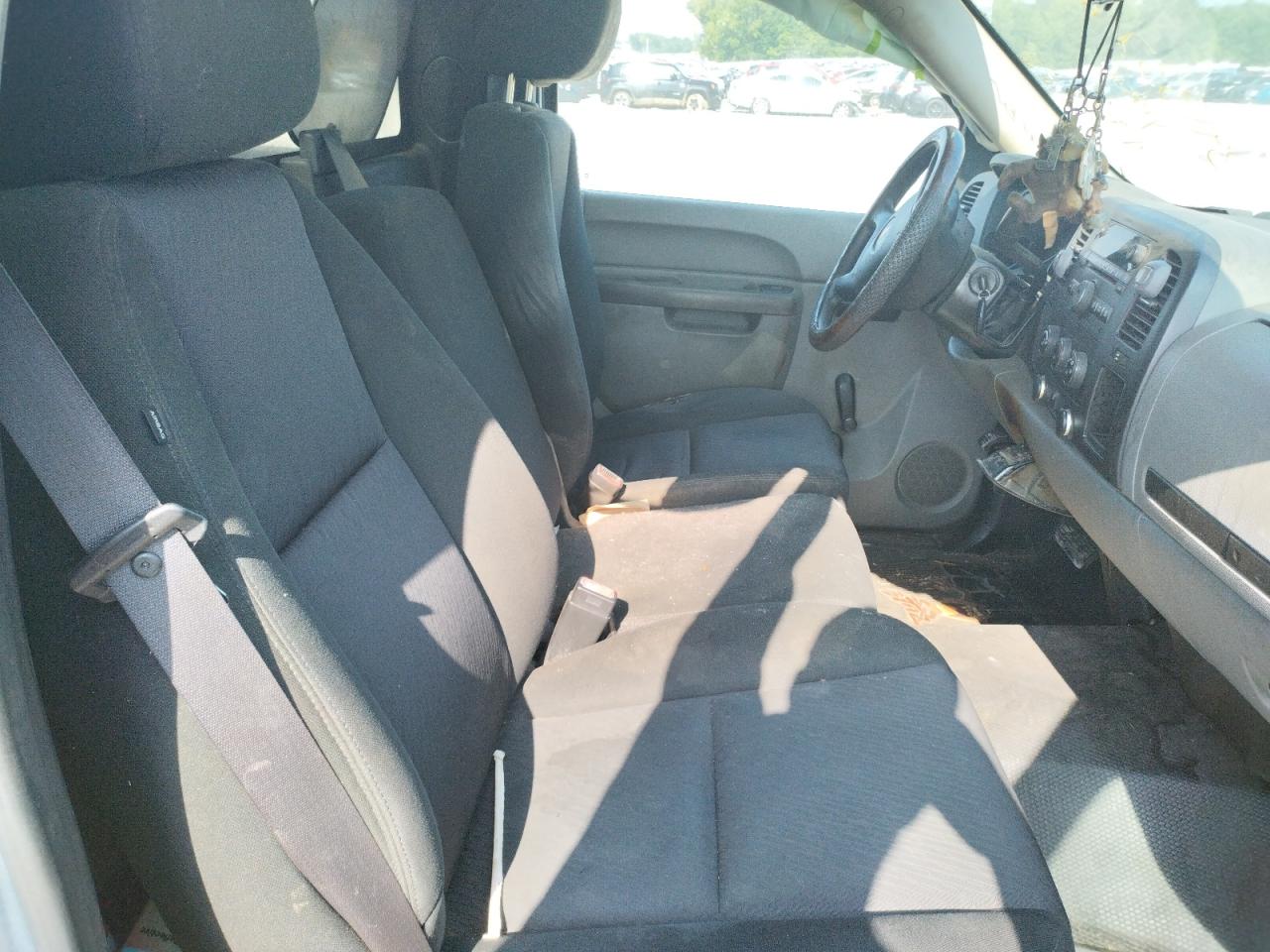 Photo 6 from auction – 2011 CHEVROLET SILVERADO with VIN 1GCNCPEX0BZ391337