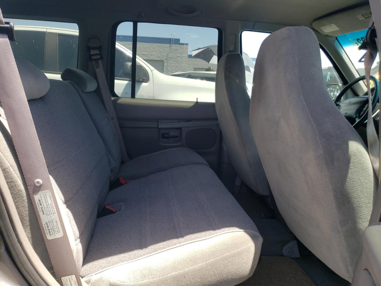 Photo 6 from auction – 1998 FORD EXPLORER with VIN 1FMZU32E0WZA35434