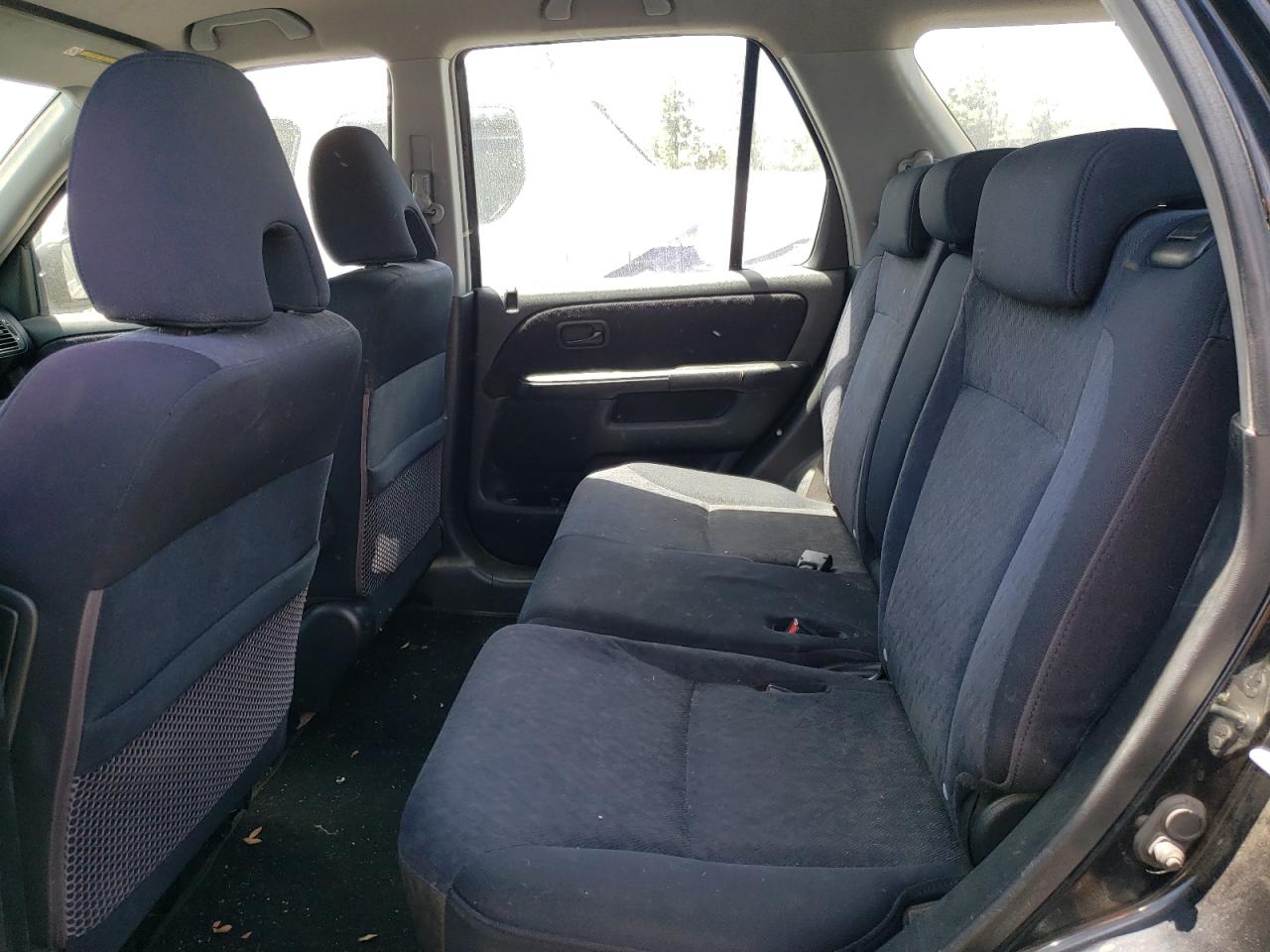 Photo 6 from auction – 2005 HONDA CR-V LX with VIN JHLRD68575C010855