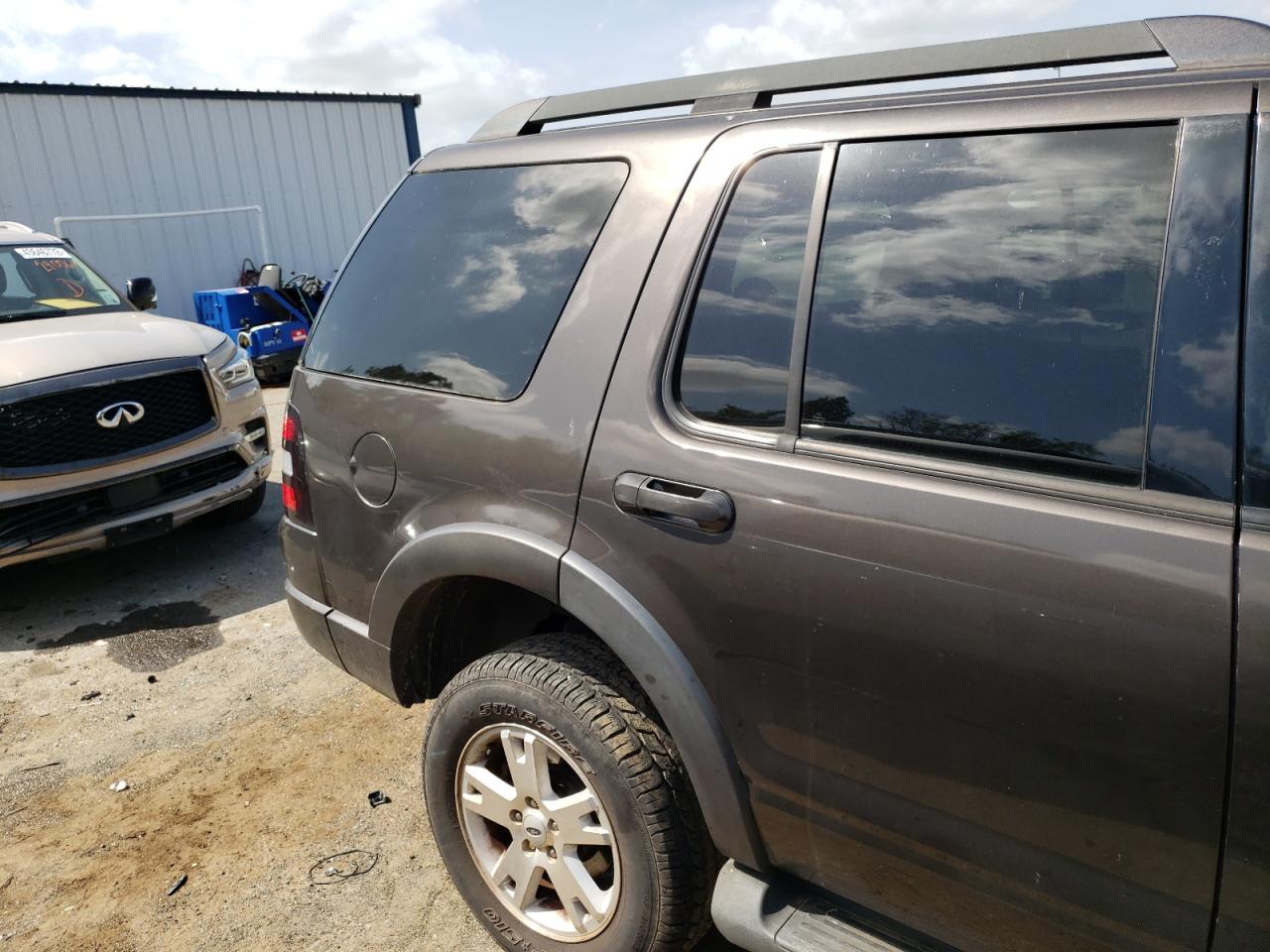 Photo 9 from auction – 2007 FORD EXPLORER X with VIN 1FMEU73E87UA99336