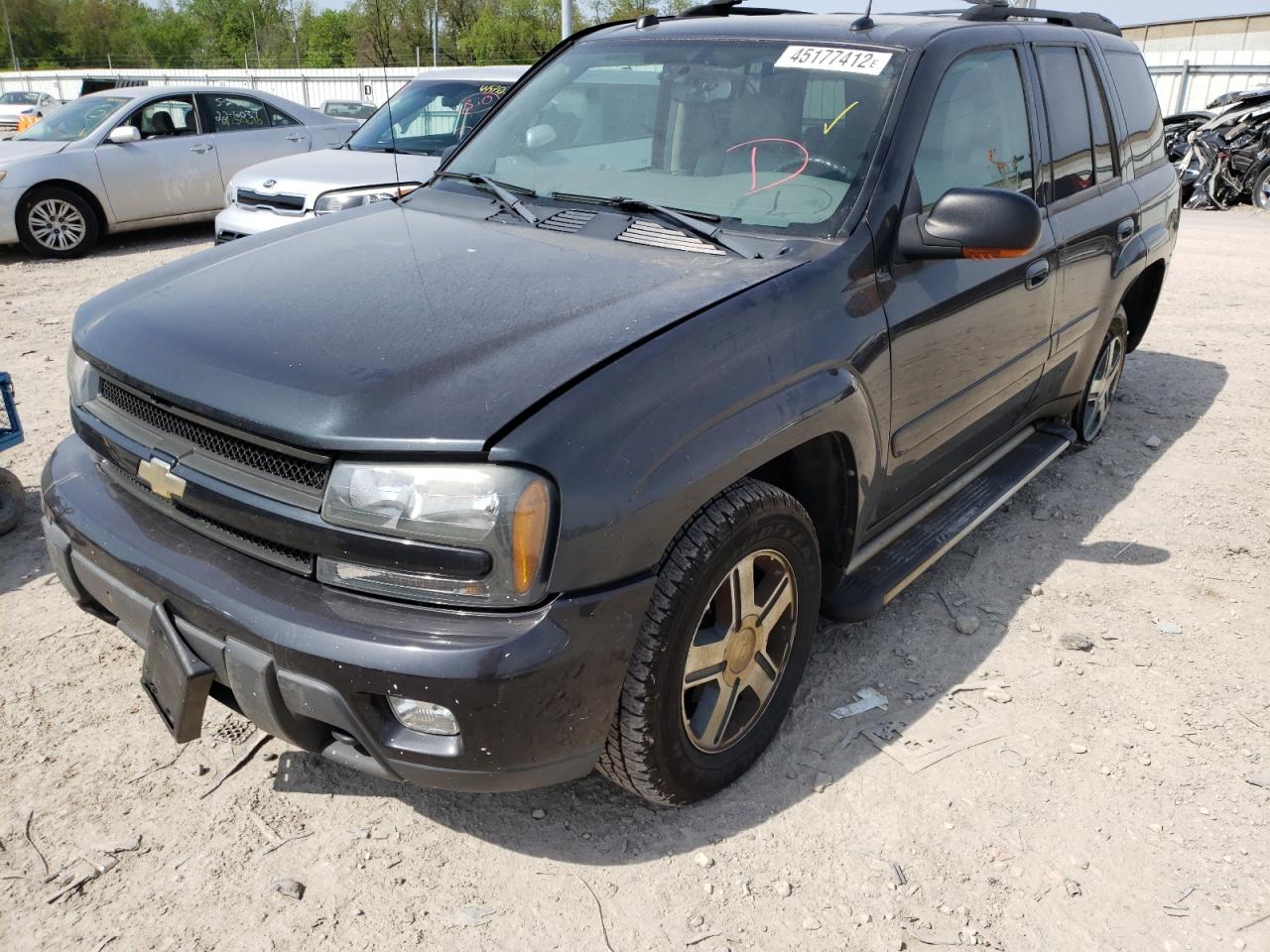 Photo 2 from auction – 2005 CHEVROLET TRAILBLAZE with VIN 1GNDT13S052270294
