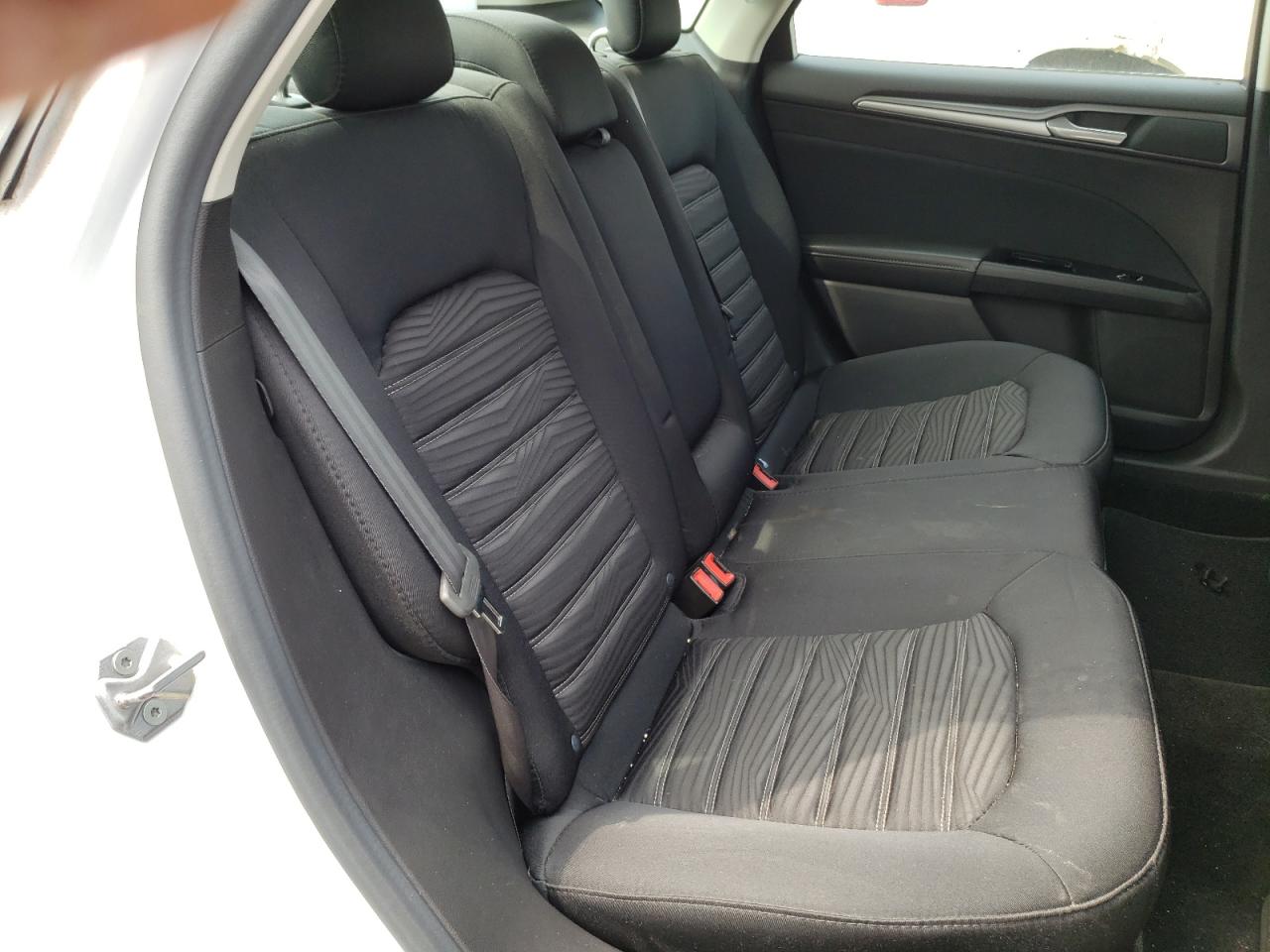 Photo 6 from auction – 2016 FORD FUSION SE with VIN 3FA6P0H74GR299127