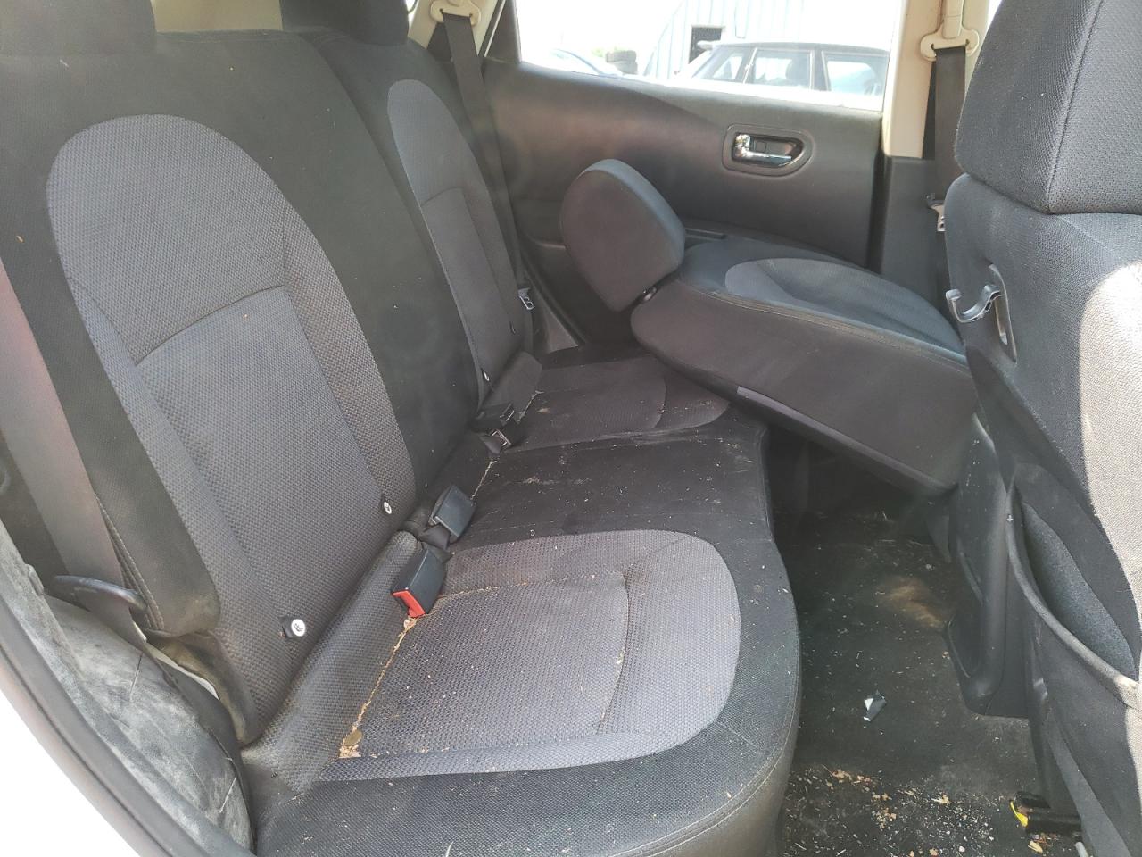 Photo 6 from auction – 2012 NISSAN ROGUE S with VIN JN8AS5MV1CW415335