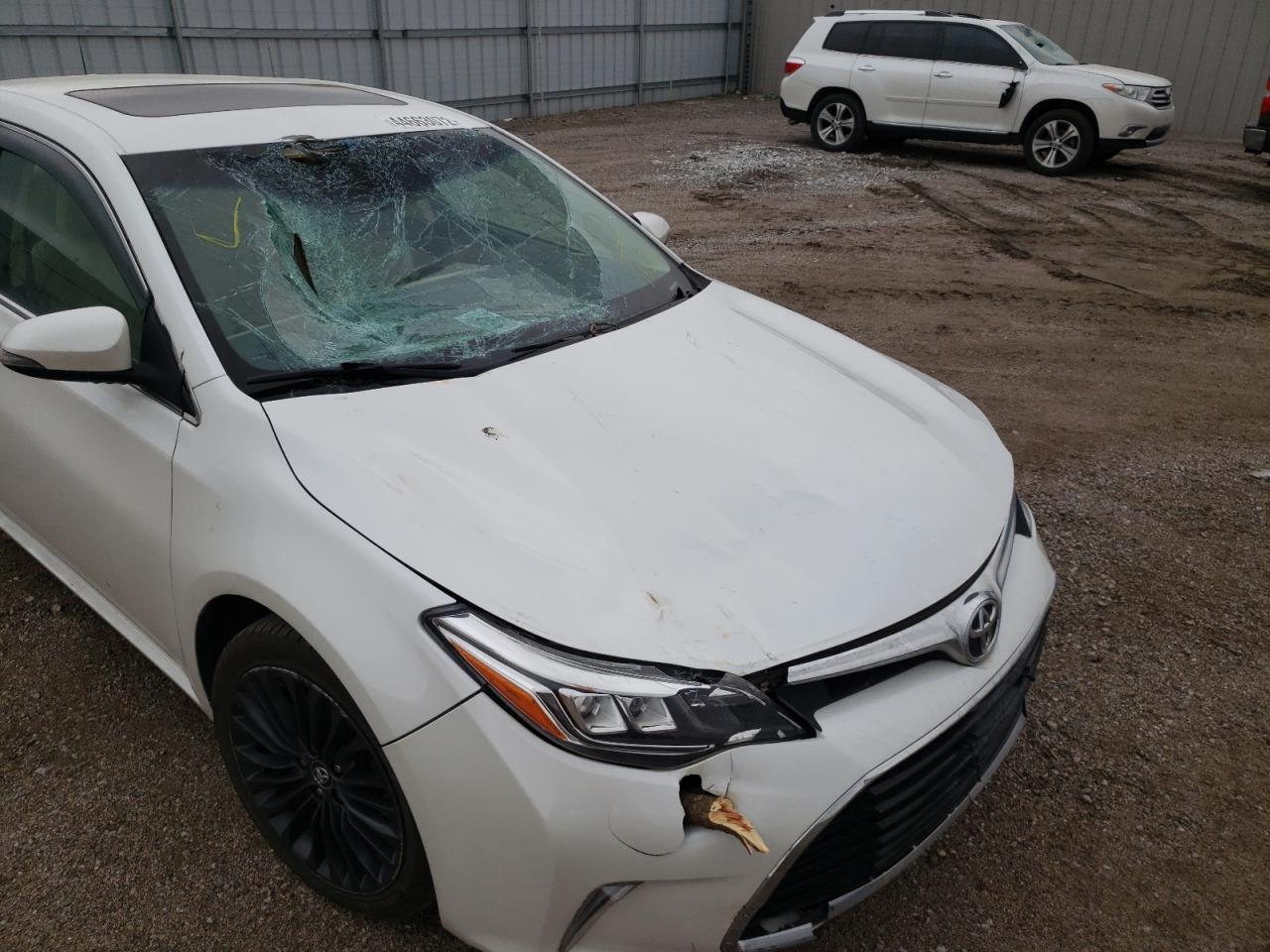 Photo 9 from auction – 2016 TOYOTA AVALON XLE with VIN 4T1BK1EB2GU213260
