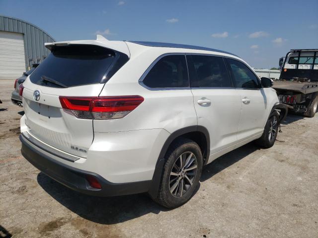 Foto 4 de la subasta – 2017 TOYOTA HIGHLANDER con VIN 5TDJZRFH4HS514339