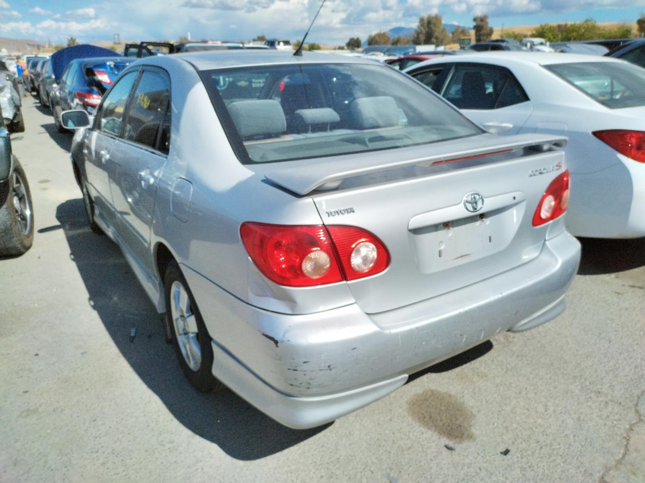 Photo 3 from auction – 2005 TOYOTA COROLLA CE with VIN 1NXBR32E85Z414258