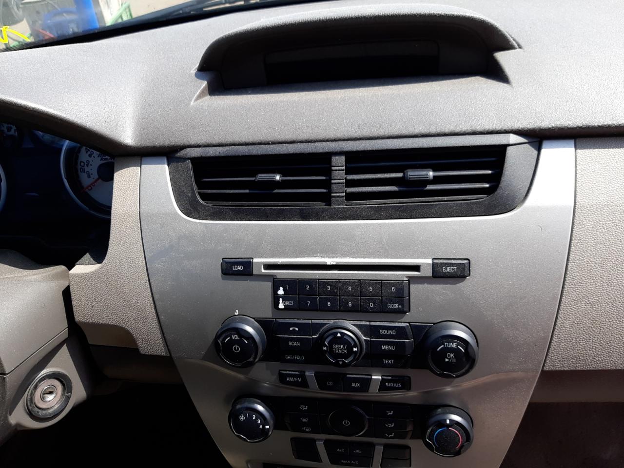 Photo 9 from auction – 2011 FORD FOCUS SE with VIN 1FAHP3FN2BW110699
