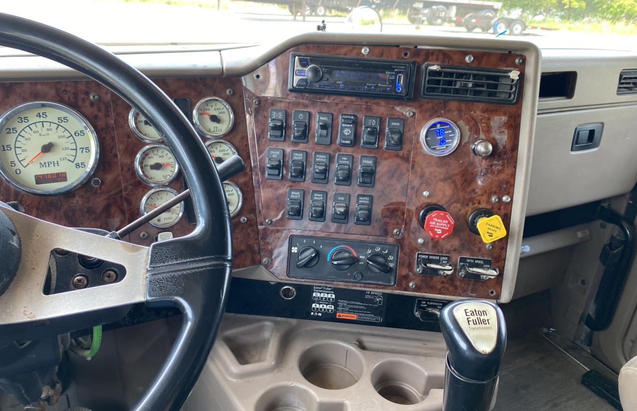 Photo 9 from auction – 2007 INTERNATIONAL 9900 9900I with VIN 2HSCHAPR97C373578
