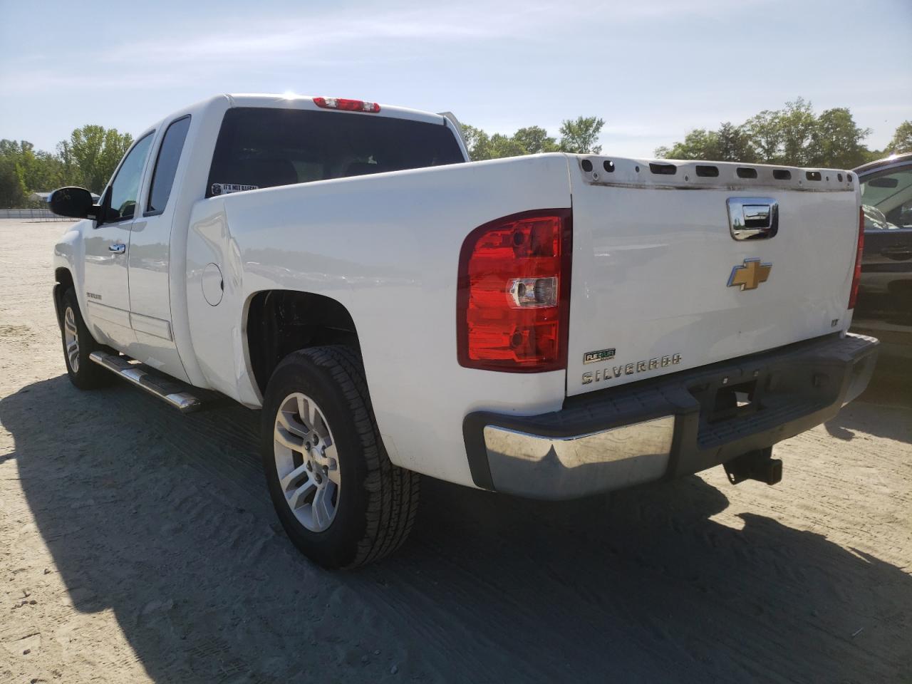 Photo 3 from auction – 2011 CHEVROLET SILVERADO with VIN 1GCRCSE04BZ268762