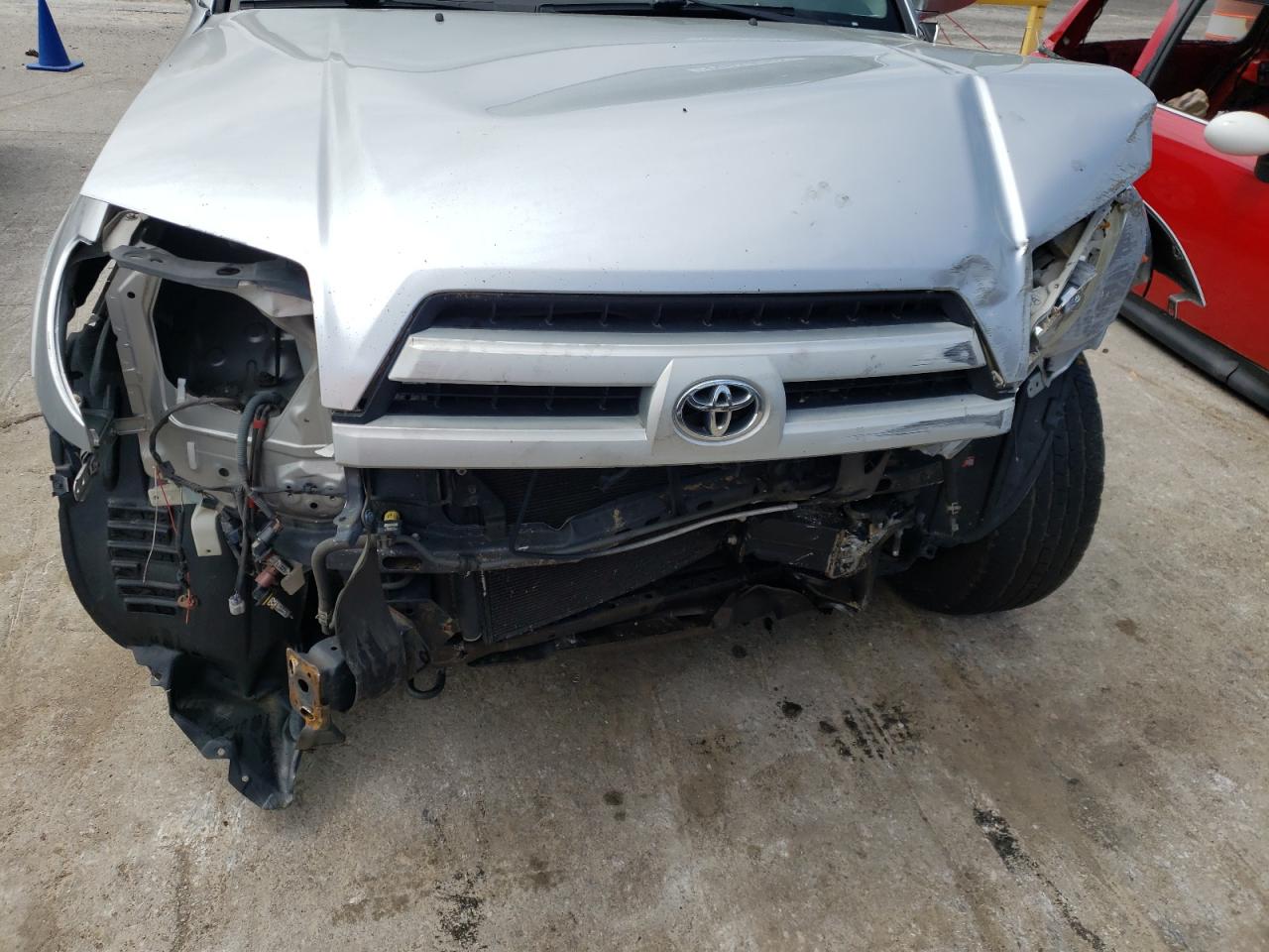 Photo 9 from auction – 2004 TOYOTA 4RUNNER LI with VIN JTEBT17R340040035