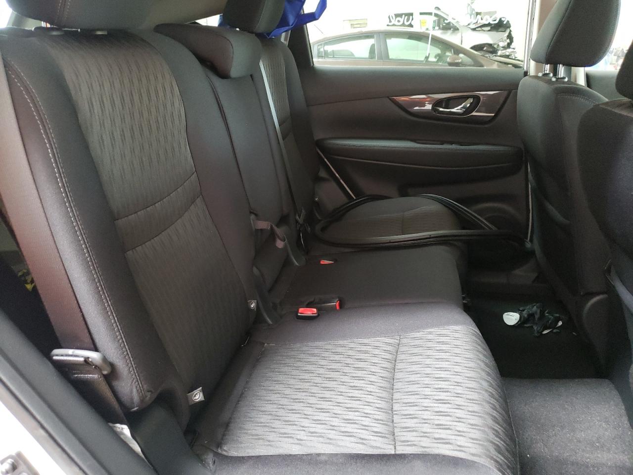 Photo 6 from auction – 2019 NISSAN ROGUE S with VIN 5N1AT2MV9KC769042