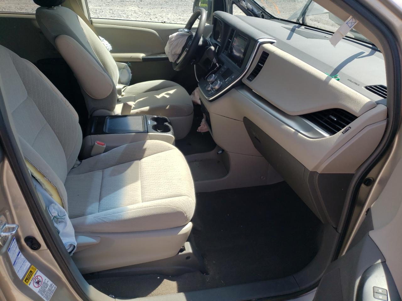 Photo 15 from auction – 2017 TOYOTA SIENNA LE with VIN 5TDJZ3DC7HS180389