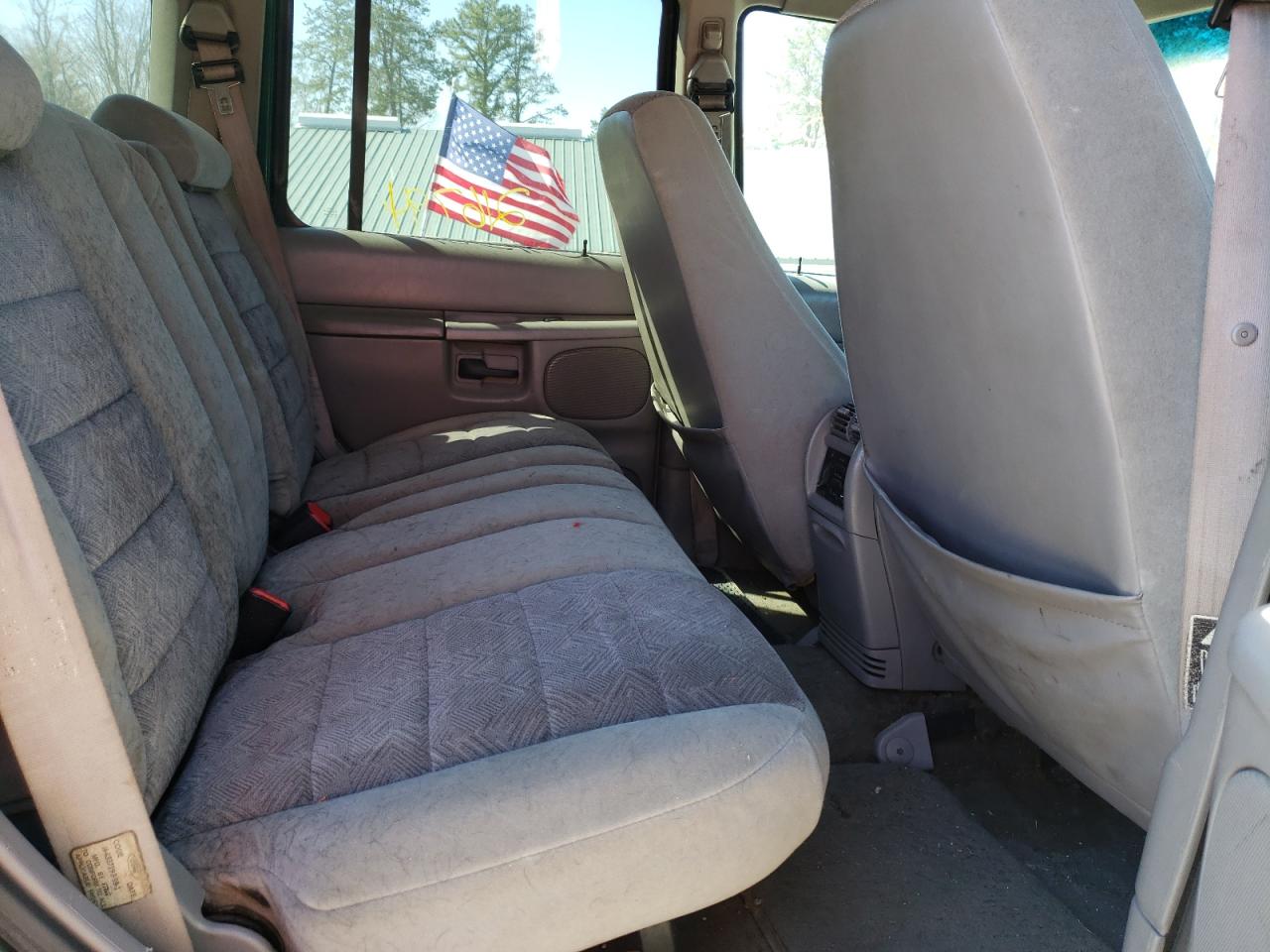 صورة رقم 6 من المزاد - 1999 FORD EXPLORER مع VIN 1FMZU34E7XUC57576