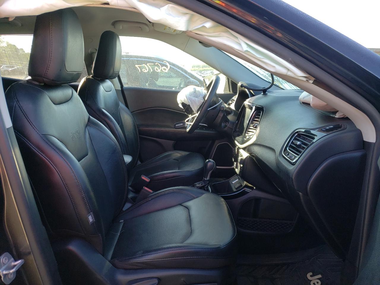 Photo 5 from auction – 2019 JEEP COMPASS LI with VIN 3C4NJCCB4KT777787